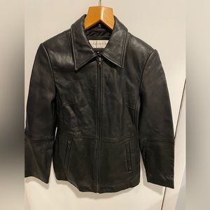 Jones New York women’s genuine leather jacket size M